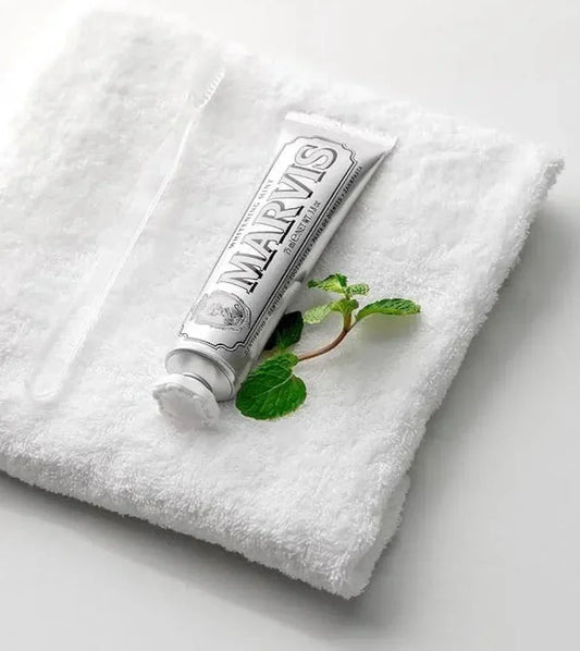 Marvis Whitening Mint Freshen Breath and Remove Smoke Stains Toothpaste
